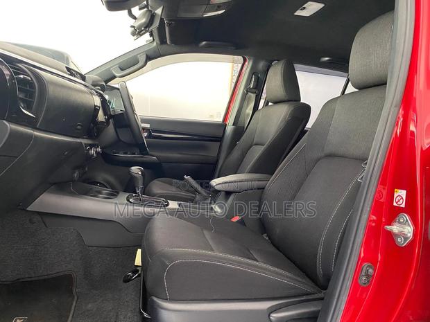 Toyota Hilux 2019 Red