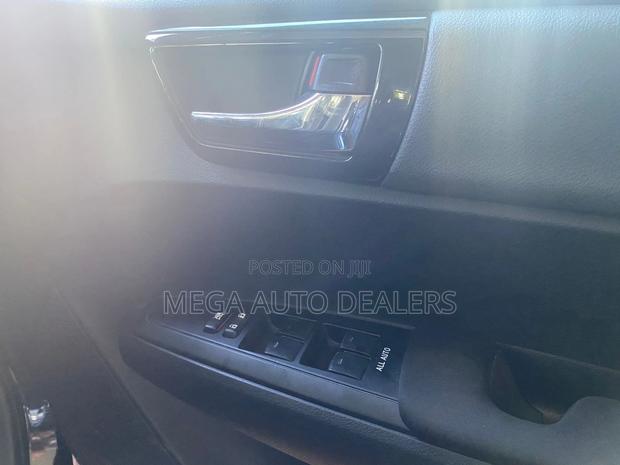 Toyota Corolla Fielder 2018 Black