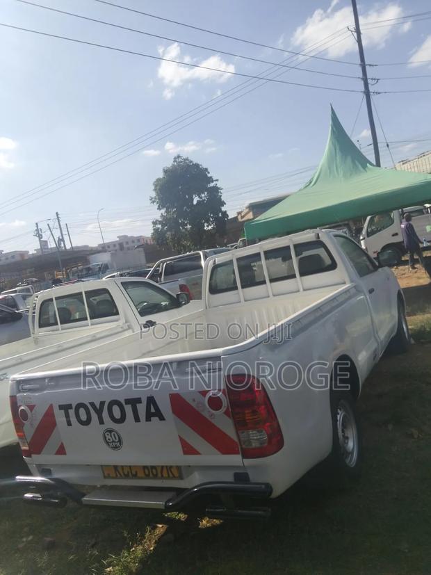 Toyota Hilux 2.5 D-4D SRX 2009 White