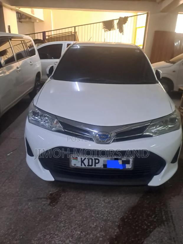 Toyota Corolla Fielder 2018 White