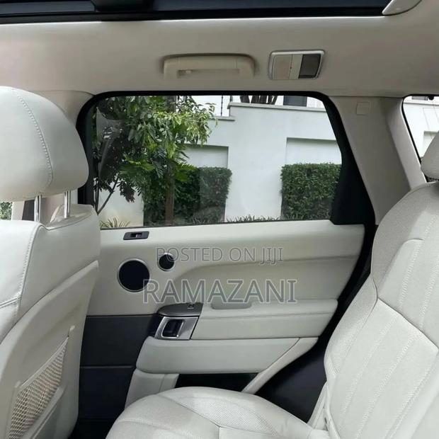 Land Rover Range Rover 3.0L Turbocharged Diesel HSE Td6 2017 Black