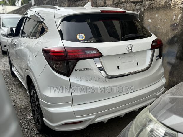 Honda Vezel 1.5 2WD 2018 White