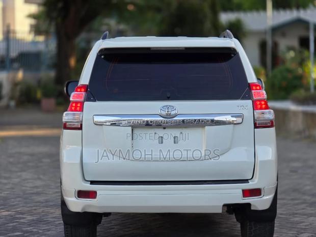 Toyota Land Cruiser Prado 2016 White