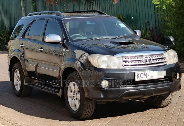 Toyota Fortuner 4.0 AWD 2010 Black