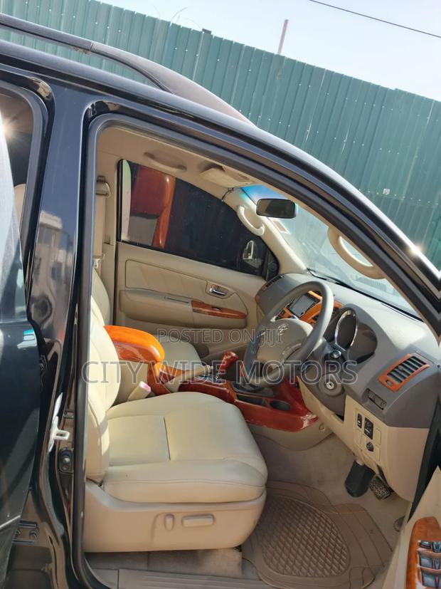 Toyota Fortuner 4.0 AWD 2010 Black
