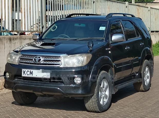 Toyota Fortuner 4.0 AWD 2010 Black