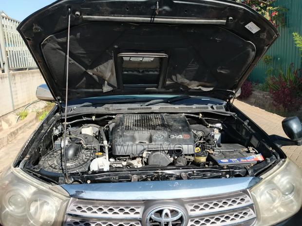 Toyota Fortuner 4.0 AWD 2010 Black