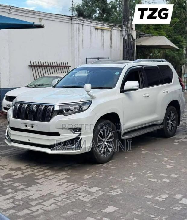 Toyota Land Cruiser Prado 2.8 2017 White