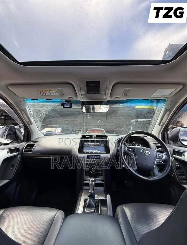 Toyota Land Cruiser Prado 2.8 2017 White