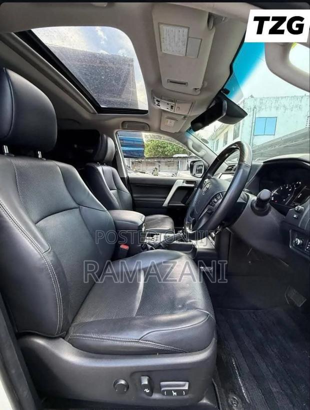 Toyota Land Cruiser Prado 2.8 2017 White