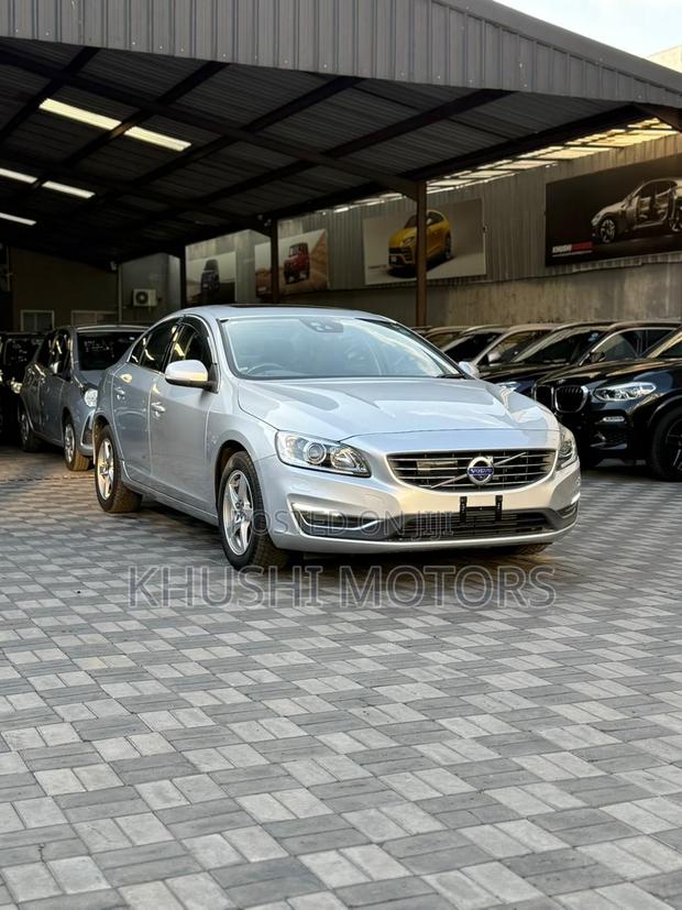Volvo S60 2018 Silver