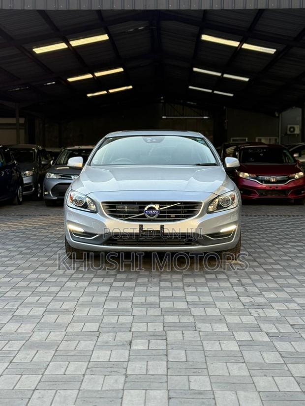 Volvo S60 2018 Silver