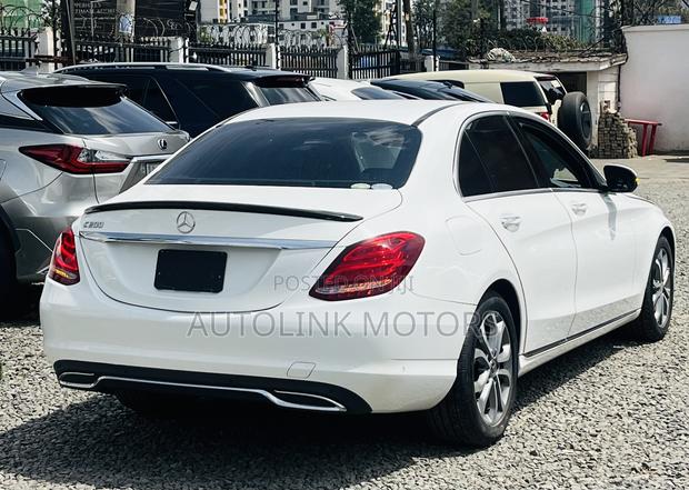Mercedes-Benz C200 2018 White