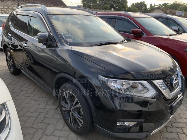 Nissan X-Trail 2.0 Petrol FWD 2018 Black