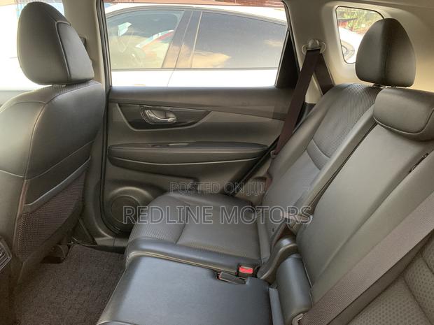 Nissan X-Trail 2.0 Petrol FWD 2018 Black