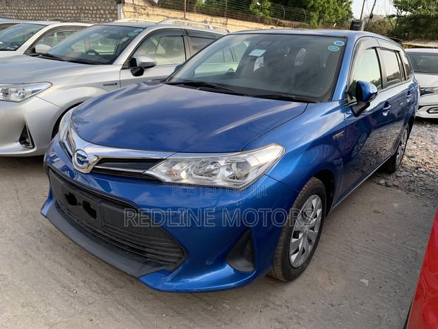 Toyota Corolla Fielder 1.5 Hybrid FWD 2018 Blue