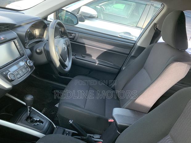 Toyota Corolla Fielder 1.5 Hybrid FWD 2018 Blue