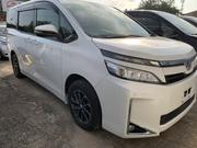 Toyota Voxy 2018 White for sale