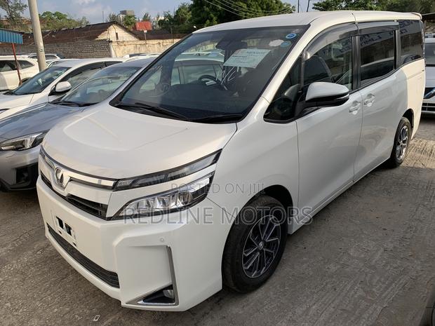 Toyota Voxy 2018 White