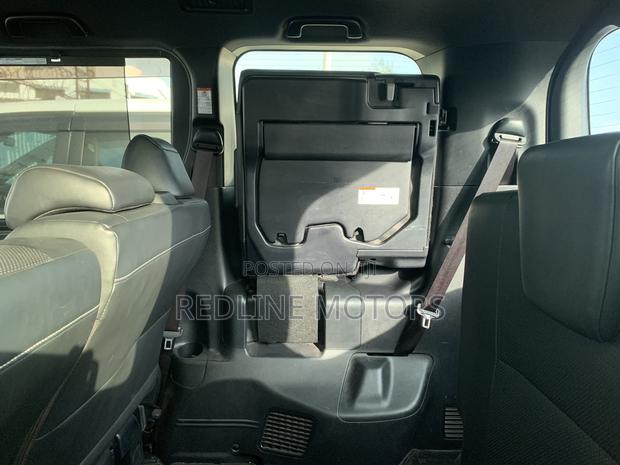 Toyota Esquire 2.0 AWD (7 seater) 2018 Black