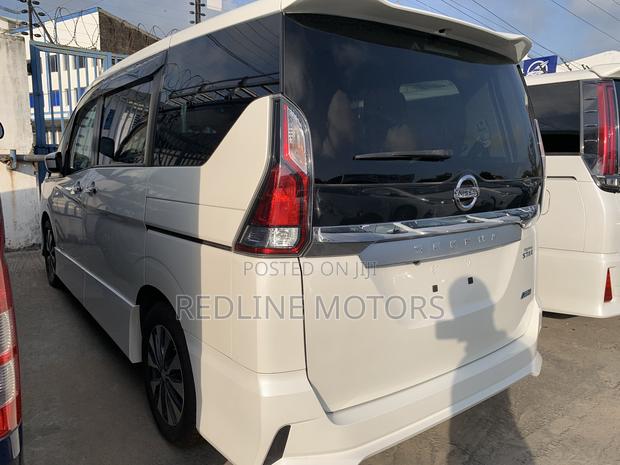 Nissan Serena 2018 White
