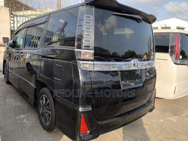 Toyota Voxy 2018 Black