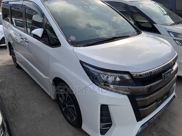Toyota Noah 1.8 FWD Hybrid (7 seater) 2018 White