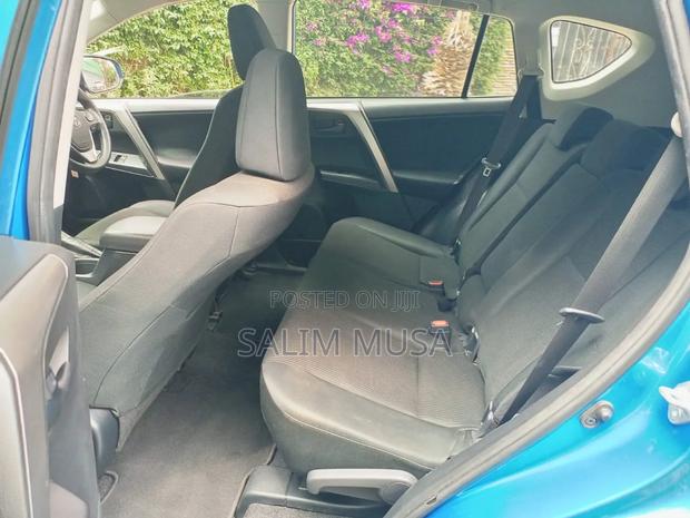 Toyota RAV4 2018 Blue