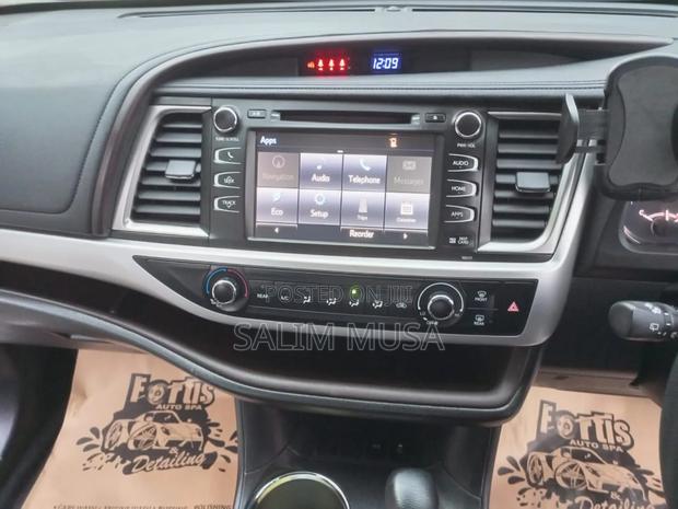 Toyota Kluger 2017 Silver