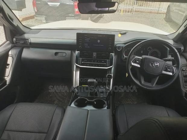 Toyota Land Cruiser 2023 White