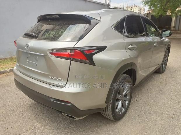 Lexus NX 2017 Gold
