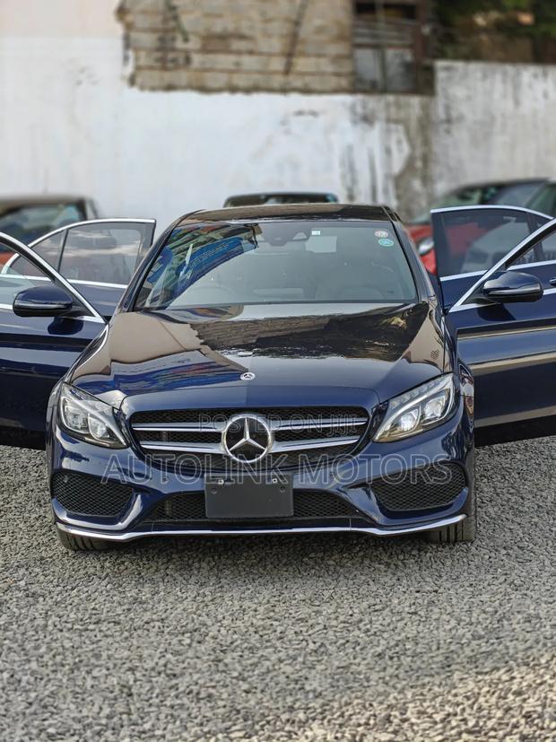 Mercedes-Benz C220 Classic 2018 Blue