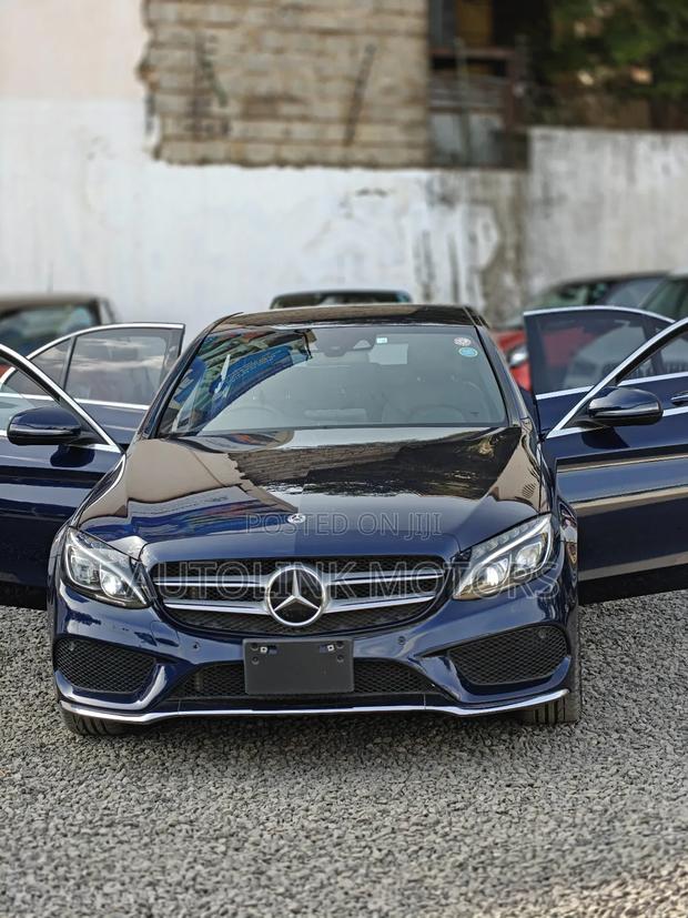 Mercedes-Benz C220 Classic 2018 Blue