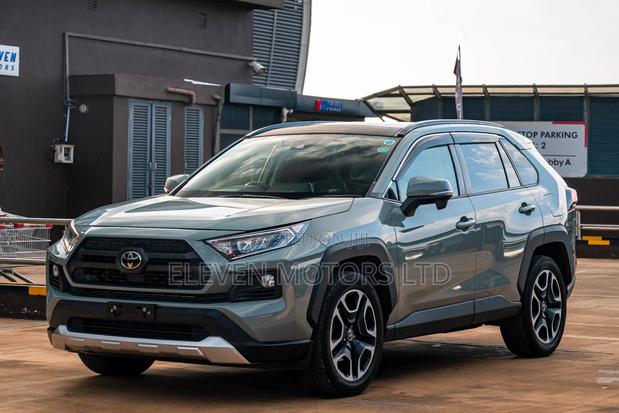 Toyota RAV4 Adventure 2019 Green