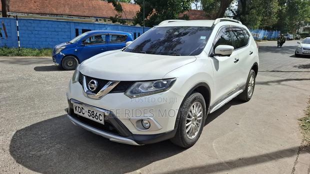 Nissan X-Trail 2.0 Petrol AWD 2014 White