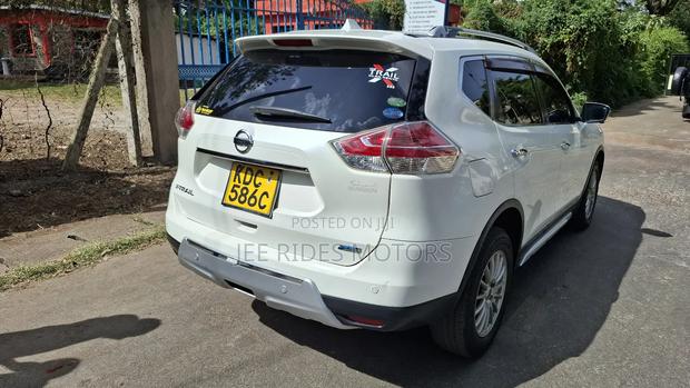 Nissan X-Trail 2.0 Petrol AWD 2014 White