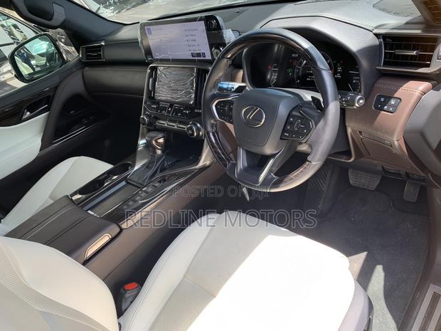Lexus LX LX 600 2023 Silver