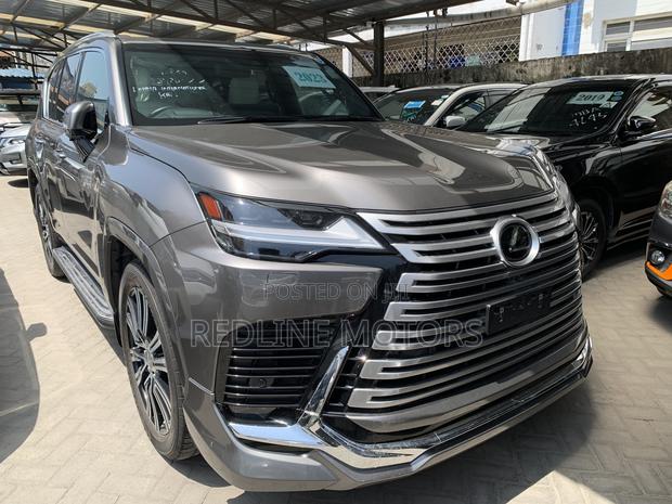Lexus LX LX 600 2023 Silver