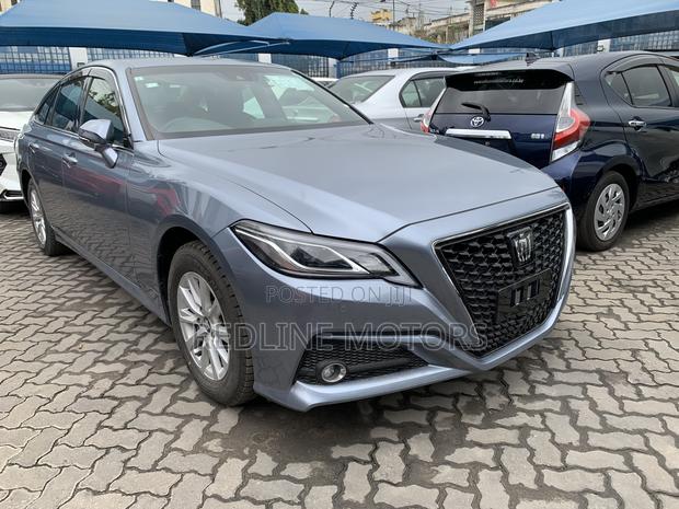 Toyota Crown 2018 Gray