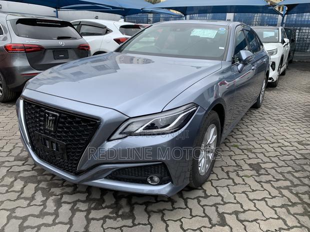 Toyota Crown 2018 Gray