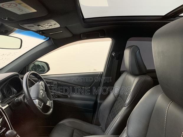Toyota Harrier 2.0 4WD 2018 Pearl
