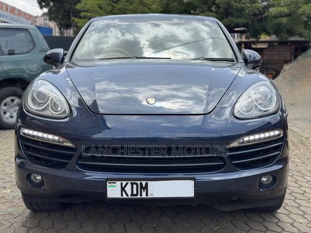 Porsche Cayenne 2014 Blue
