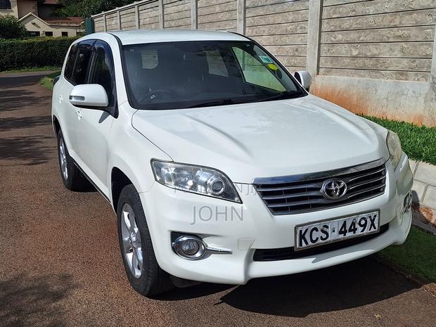 Toyota Vanguard 2012 Pearl