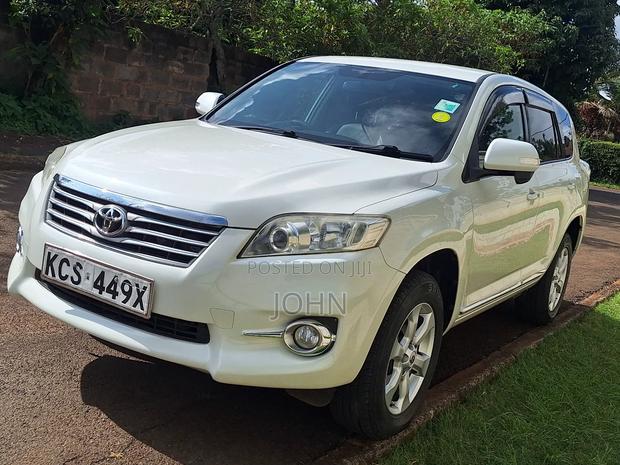 Toyota Vanguard 2012 Pearl