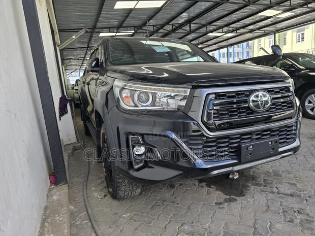Toyota Hilux SR5+ 4x4 2019 Black