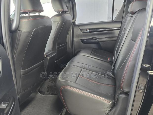 Toyota Hilux SR5+ 4x4 2019 Black