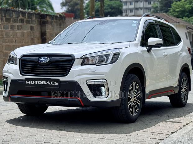 Subaru Forester Premium AWD 2019 White