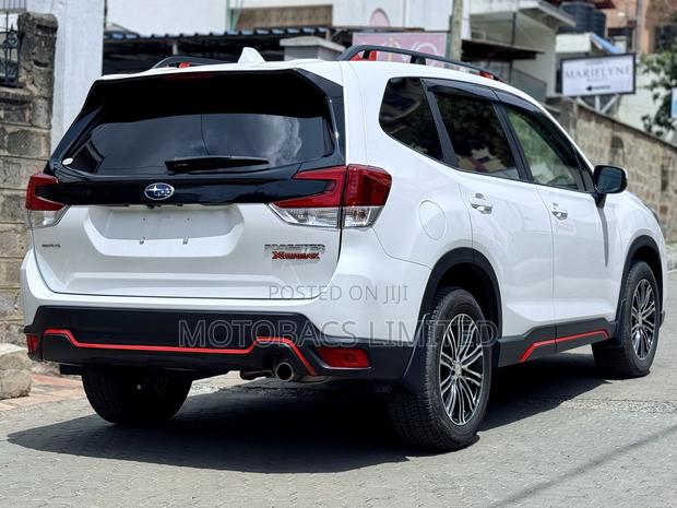 Subaru Forester Premium AWD 2019 White