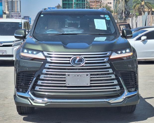 Lexus LX LX 600 2023 Green