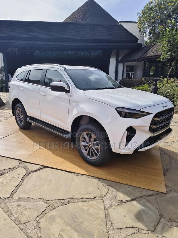 New Isuzu MU-X 2025 White